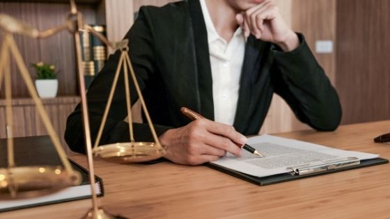 How Can a Commercial Litigation Lawyer in Sydney Help Resolve Corporate Disputes?