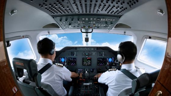 5 Meaningful Ways to Celebrate a Retiring Pilot